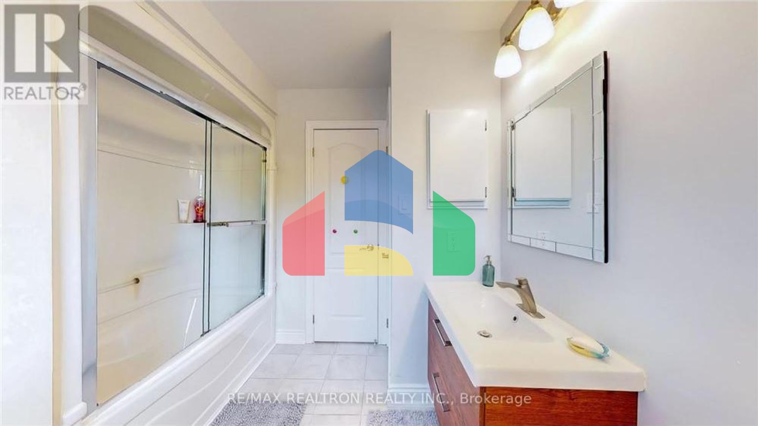 Residential - Single Family Home - Richmond Hill, Canada - Canada