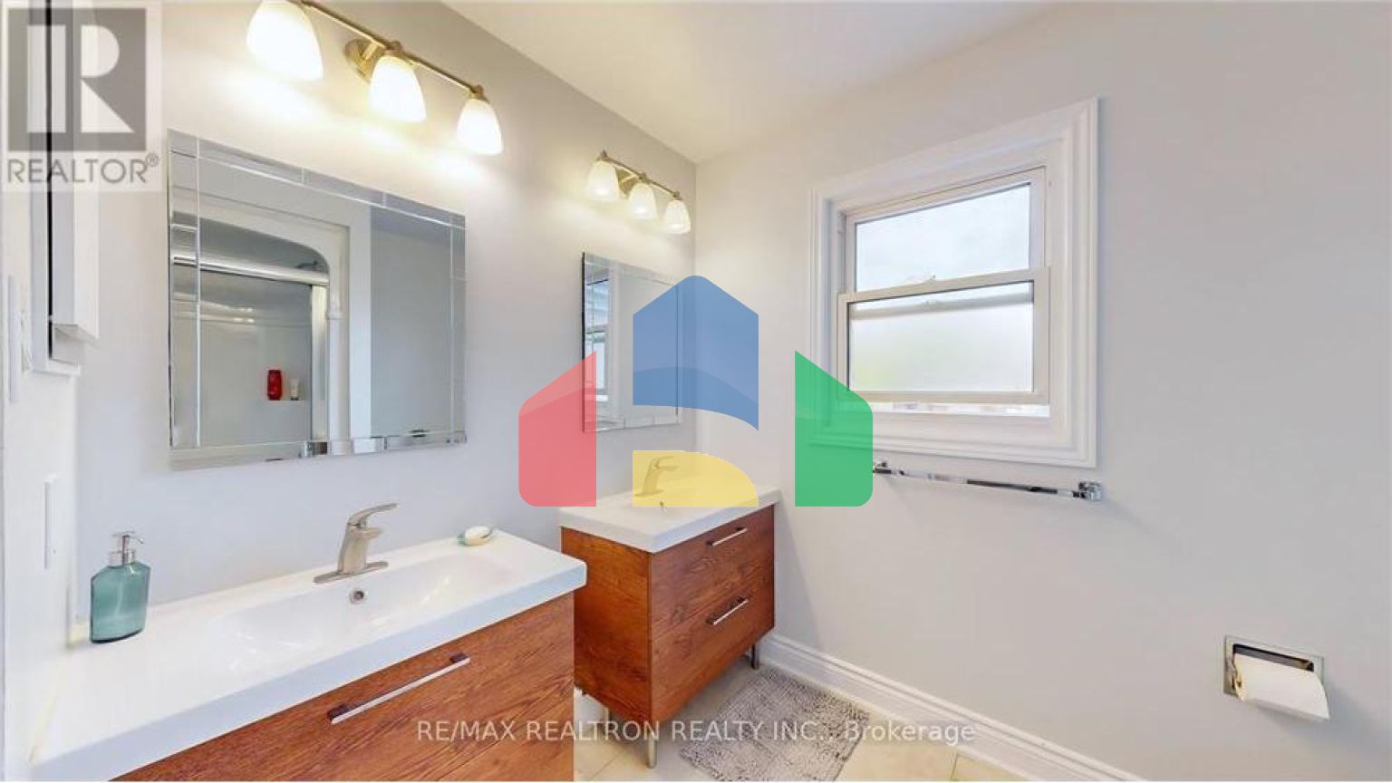 Residential - Single Family Home - Richmond Hill, Canada - Canada