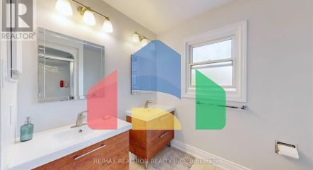 Residential - Single Family Home - Richmond Hill, Canada - Canada