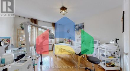 Residential - Single Family Home - Richmond Hill, Canada - Canada