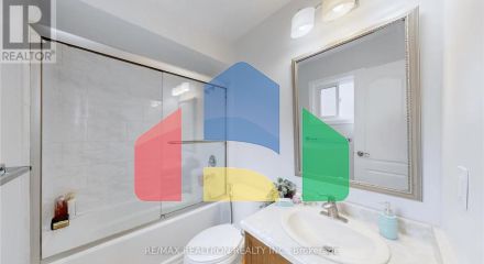 Residential - Single Family Home - Richmond Hill, Canada - Canada