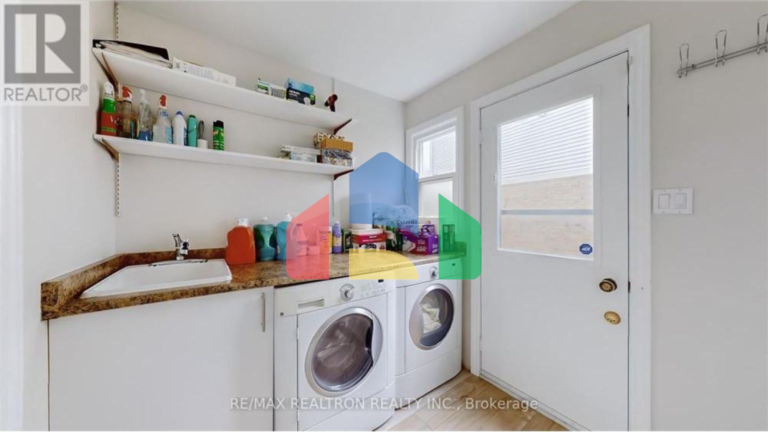 Residential - Single Family Home - Richmond Hill, Canada - Canada