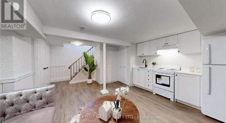 Residential - Single Family Home - Richmond Hill, Canada - Canada