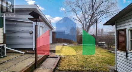 Residential - Single Family Home - Richmond Hill, Canada - Canada