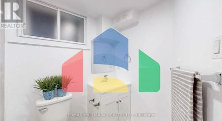 Residential - Single Family Home - Richmond Hill, Canada - Canada