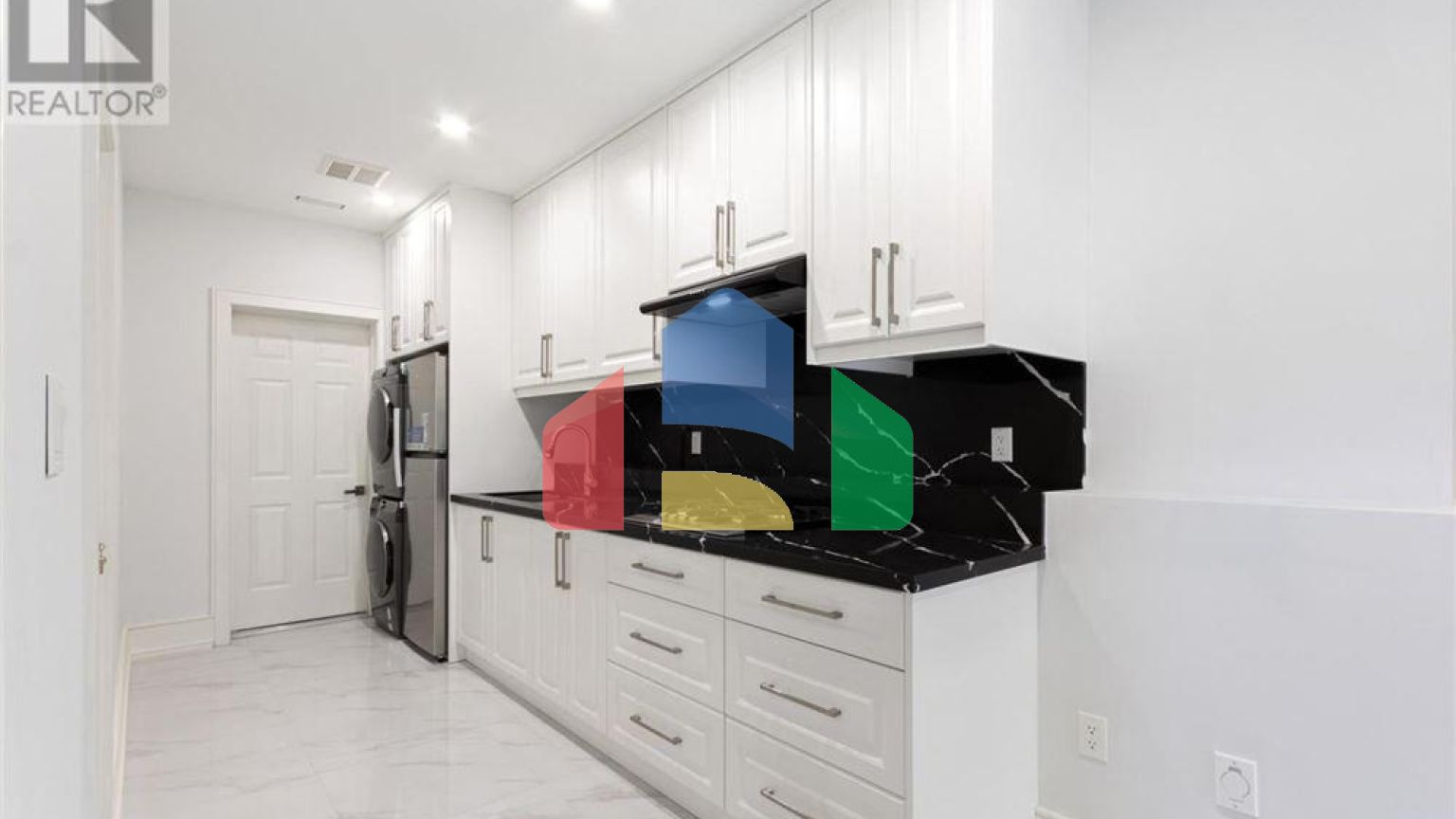 Residential - Single Family Home - Richmond Hill, Canada - Canada