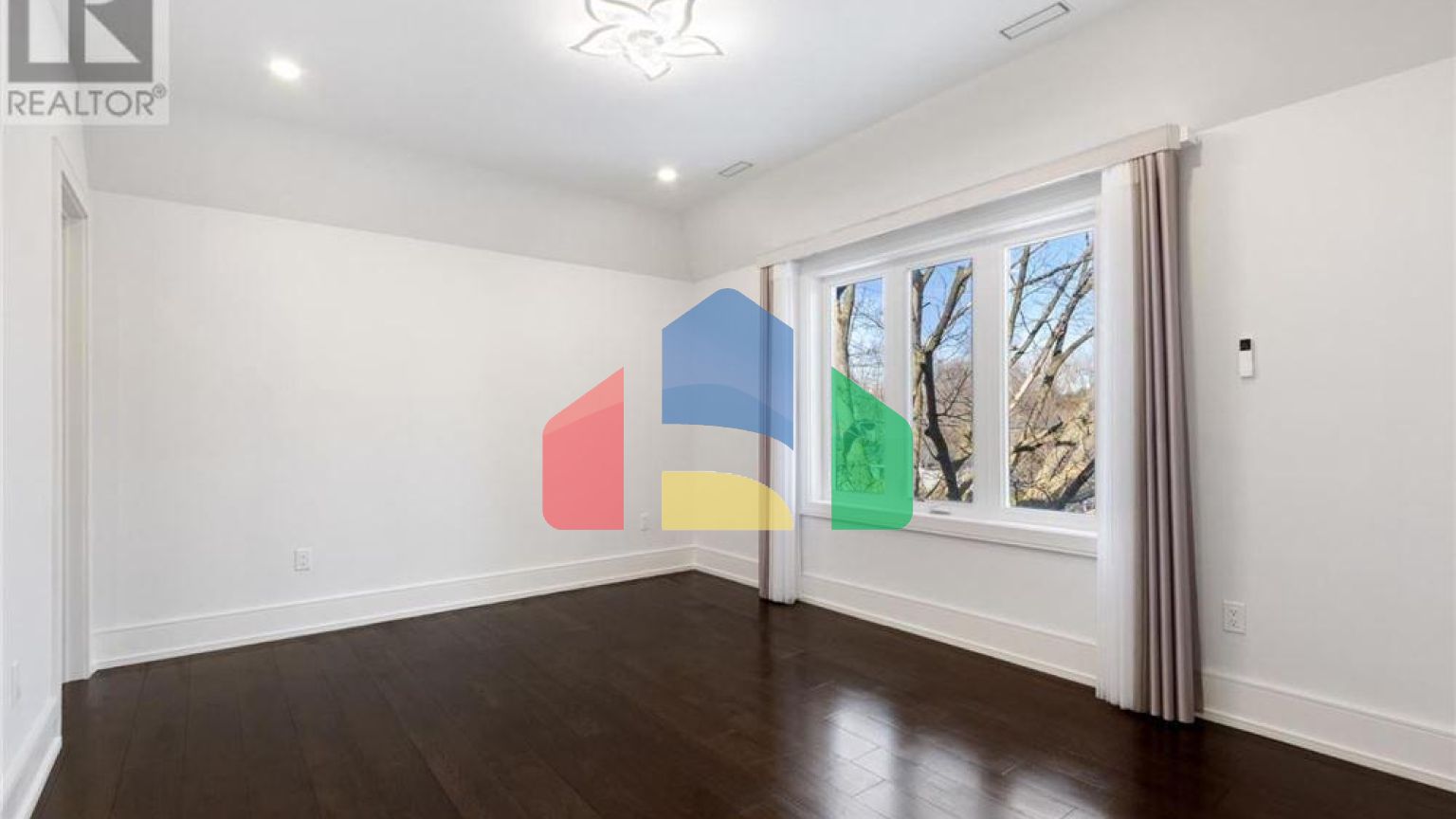 Residential - Single Family Home - Richmond Hill, Canada - Canada