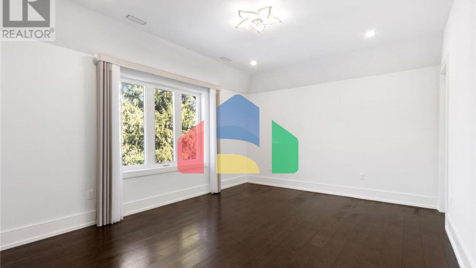 Residential - Single Family Home - Richmond Hill, Canada - Canada