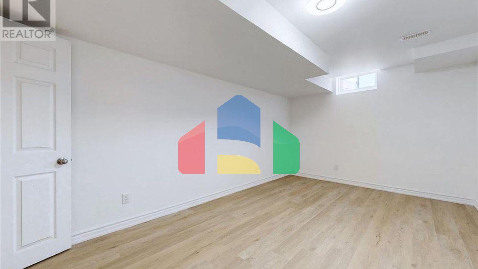 Residential - Single Family Home - Richmond Hill, Canada - Canada