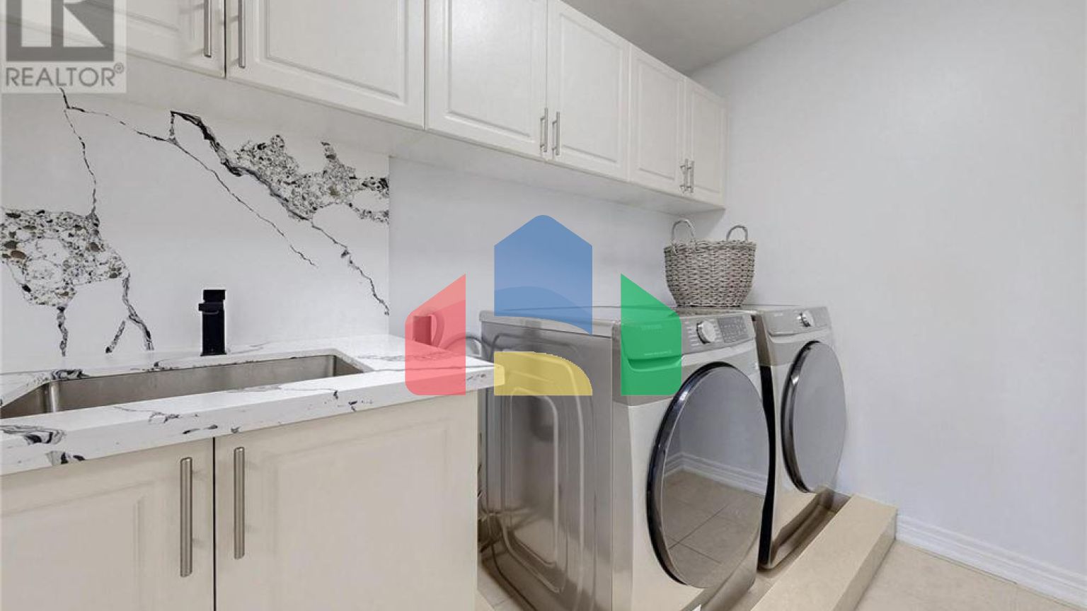 Residential - Single Family Home - Richmond Hill, Canada - Canada