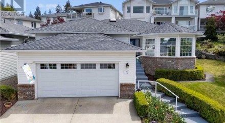 Residential - Single Family Home - Salmon Arm, Canada - Canada