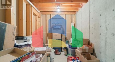 Residential - Single Family Home - Salmon Arm, Canada - Canada