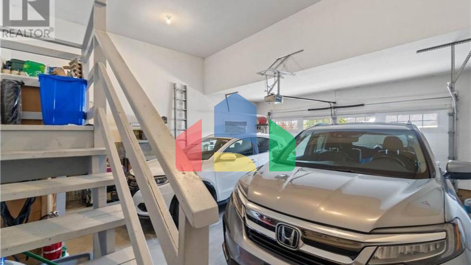 Residential - Single Family Home - Salmon Arm, Canada - Canada