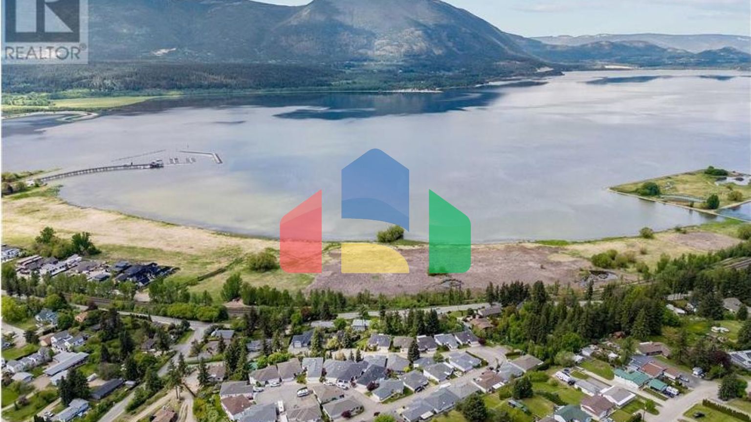 Residential - Single Family Home - Salmon Arm, Canada - Canada