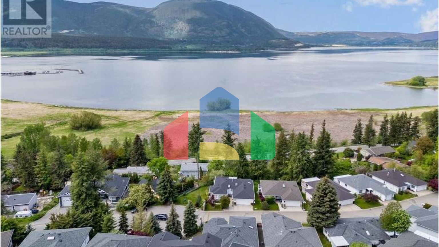 Residential - Single Family Home - Salmon Arm, Canada - Canada