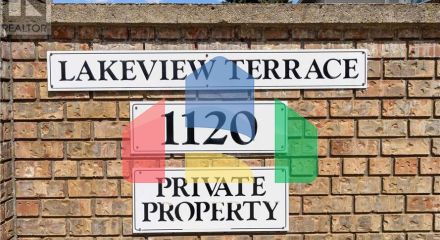 Residential - Single Family Home - Salmon Arm, Canada - Canada