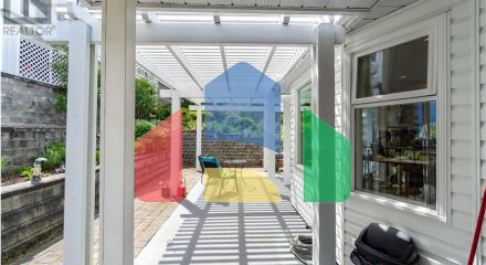 Residential - Single Family Home - Salmon Arm, Canada - Canada