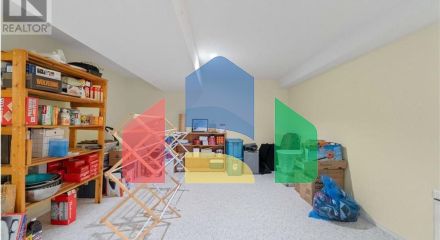 Residential - Single Family Home - Salmon Arm, Canada - Canada