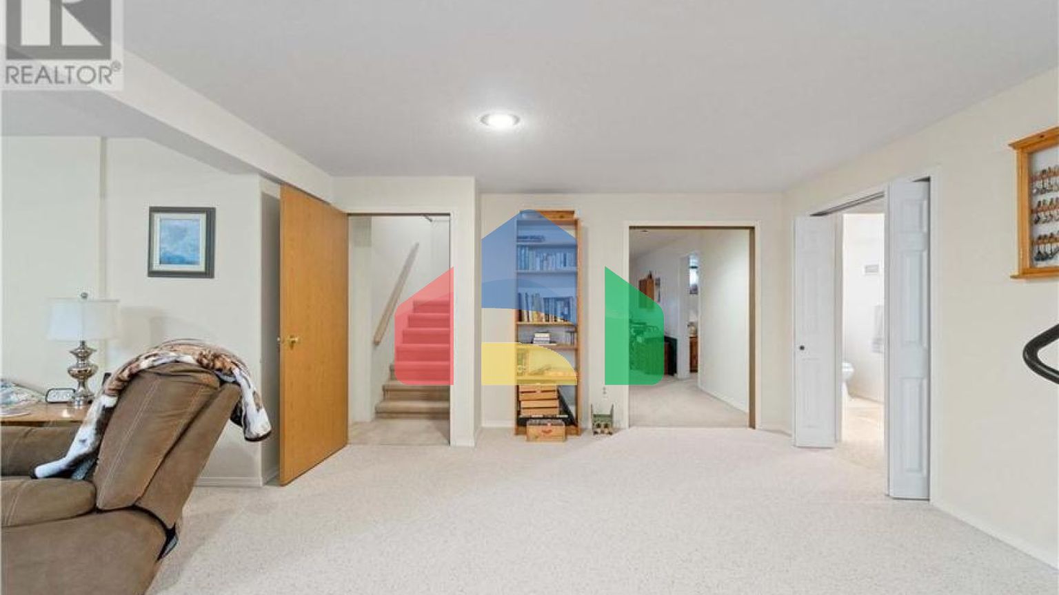 Residential - Single Family Home - Salmon Arm, Canada - Canada