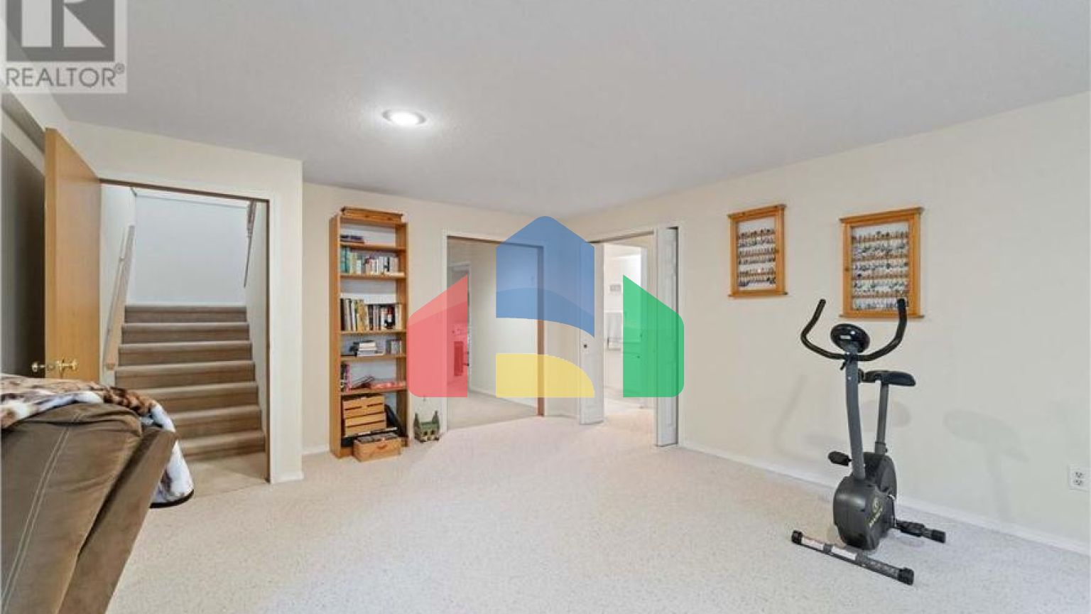 Residential - Single Family Home - Salmon Arm, Canada - Canada