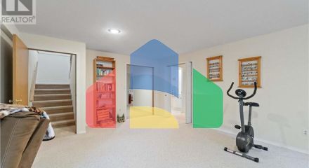 Residential - Single Family Home - Salmon Arm, Canada - Canada