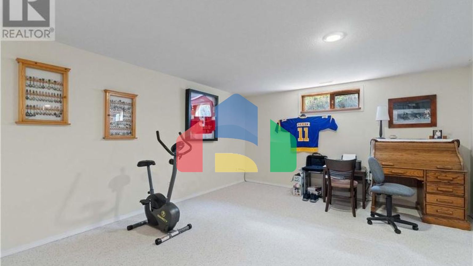 Residential - Single Family Home - Salmon Arm, Canada - Canada