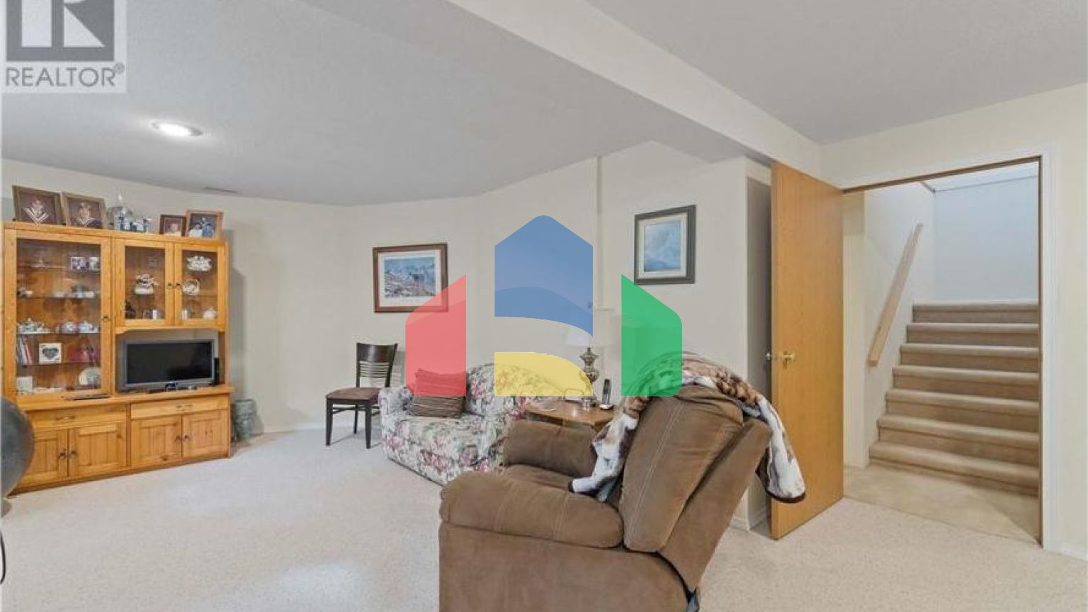 Residential - Single Family Home - Salmon Arm, Canada - Canada