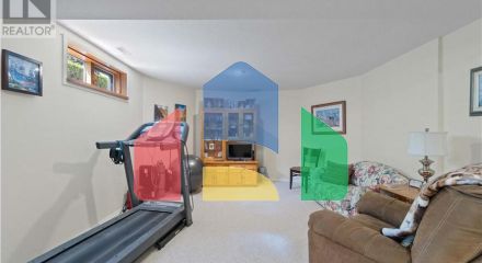 Residential - Single Family Home - Salmon Arm, Canada - Canada