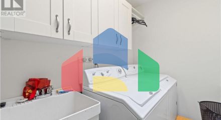 Residential - Single Family Home - Salmon Arm, Canada - Canada