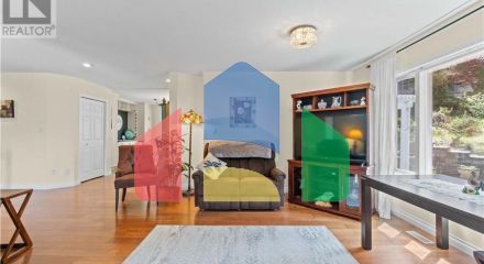 Residential - Single Family Home - Salmon Arm, Canada - Canada