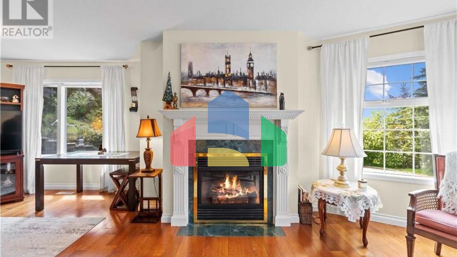 Residential - Single Family Home - Salmon Arm, Canada - Canada