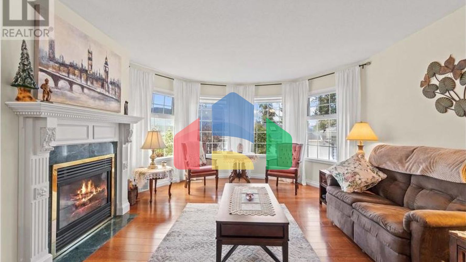 Residential - Single Family Home - Salmon Arm, Canada - Canada