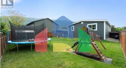 Residential - Single Family Home - Salmon Arm, Canada - Canada