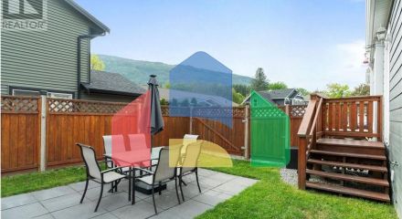 Residential - Single Family Home - Salmon Arm, Canada - Canada