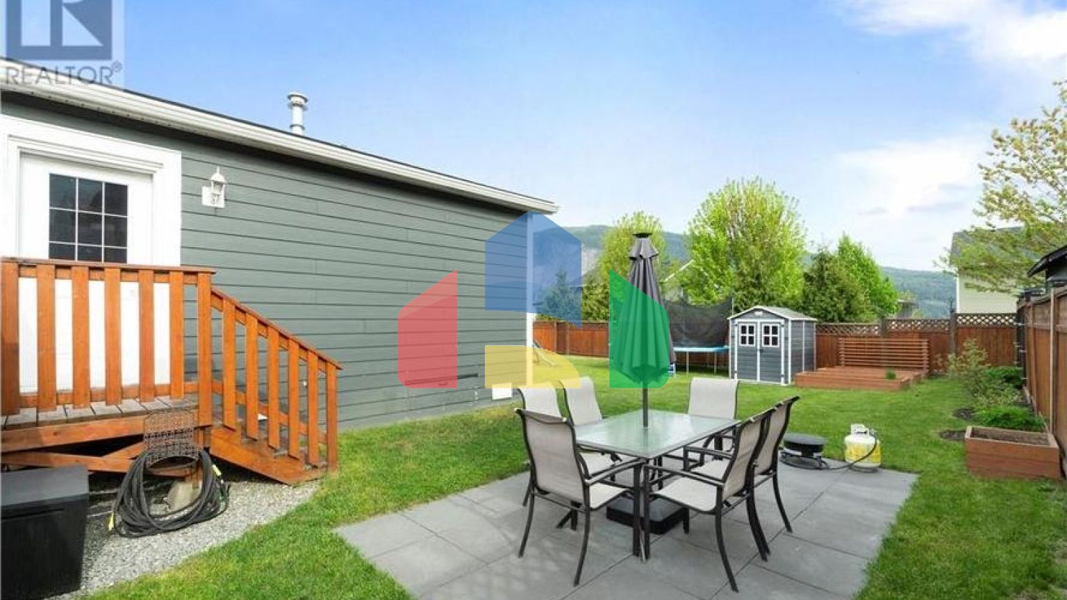 Residential - Single Family Home - Salmon Arm, Canada - Canada