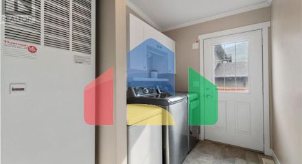 Residential - Single Family Home - Salmon Arm, Canada - Canada