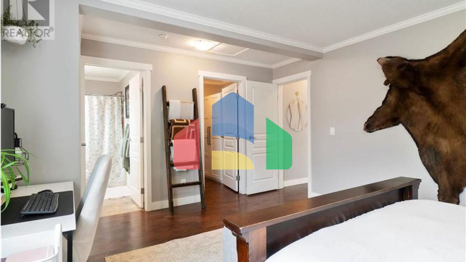 Residential - Single Family Home - Salmon Arm, Canada - Canada