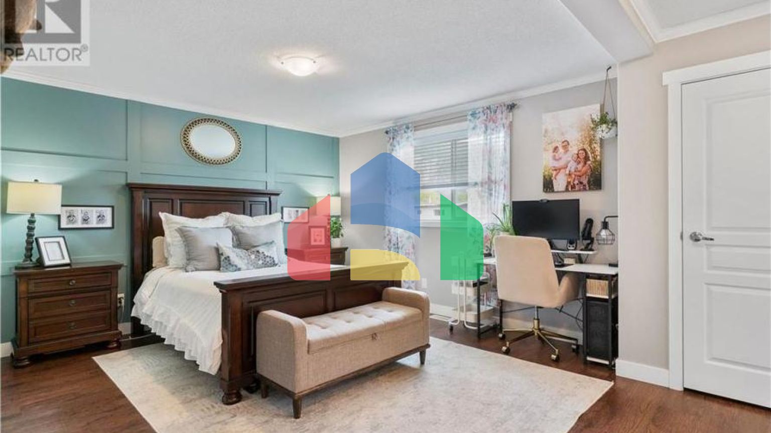 Residential - Single Family Home - Salmon Arm, Canada - Canada