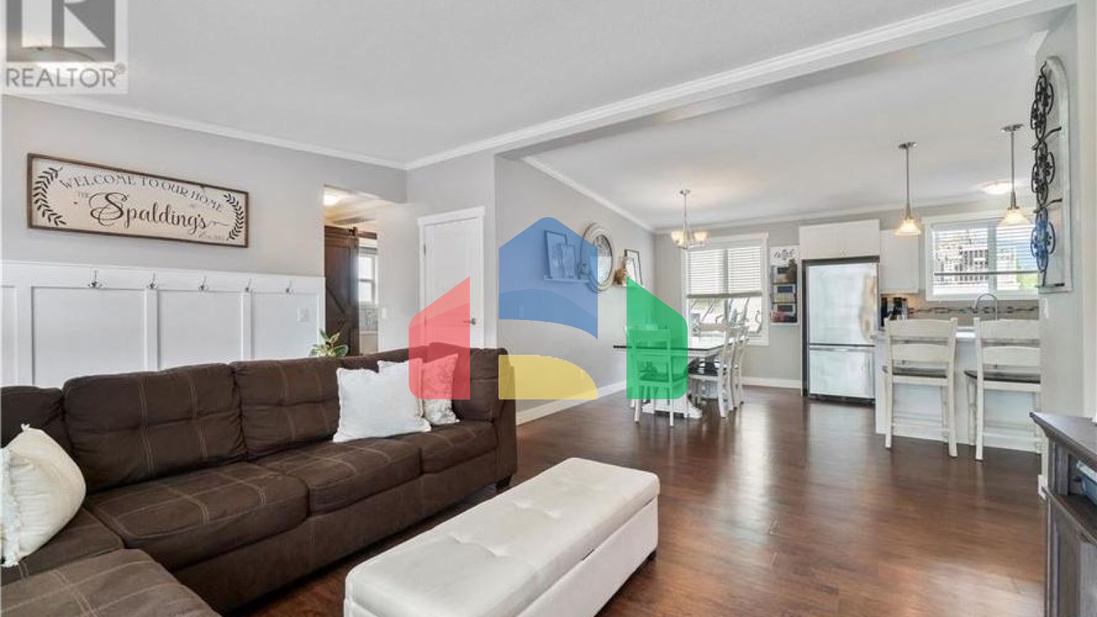 Residential - Single Family Home - Salmon Arm, Canada - Canada