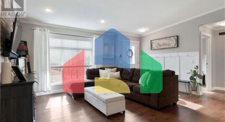 Residential - Single Family Home - Salmon Arm, Canada - Canada