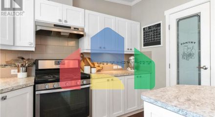 Residential - Single Family Home - Salmon Arm, Canada - Canada
