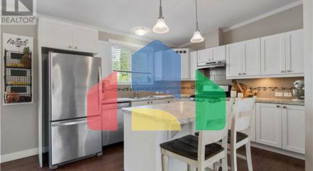 Residential - Single Family Home - Salmon Arm, Canada - Canada