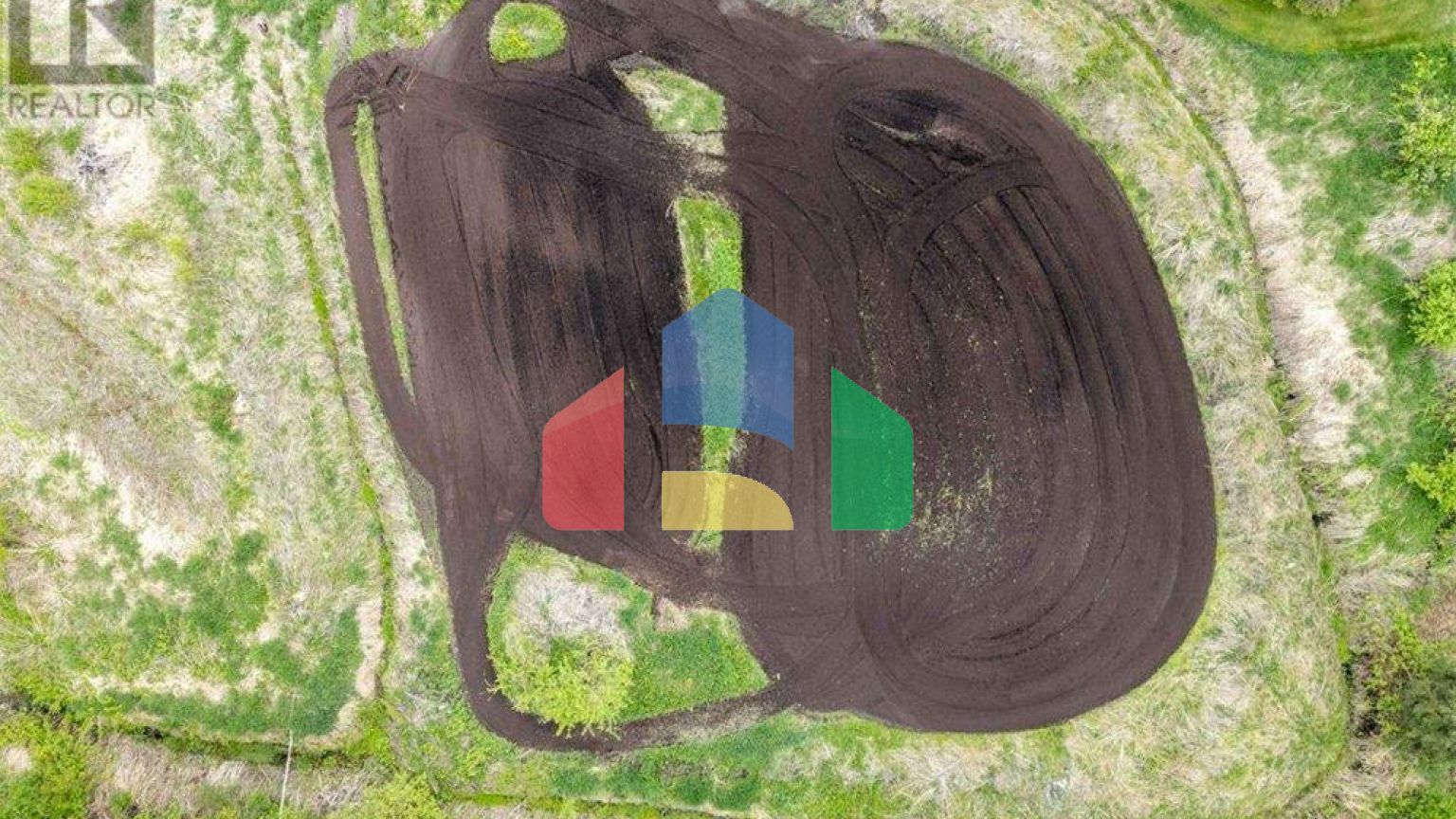 Residential - Single Family Home - Salmon Arm, Canada - Canada