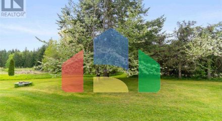 Residential - Single Family Home - Salmon Arm, Canada - Canada