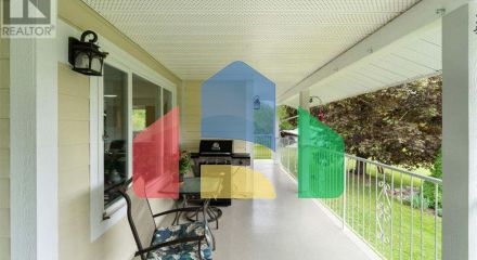 Residential - Single Family Home - Salmon Arm, Canada - Canada