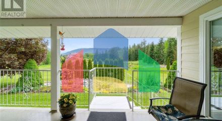 Residential - Single Family Home - Salmon Arm, Canada - Canada