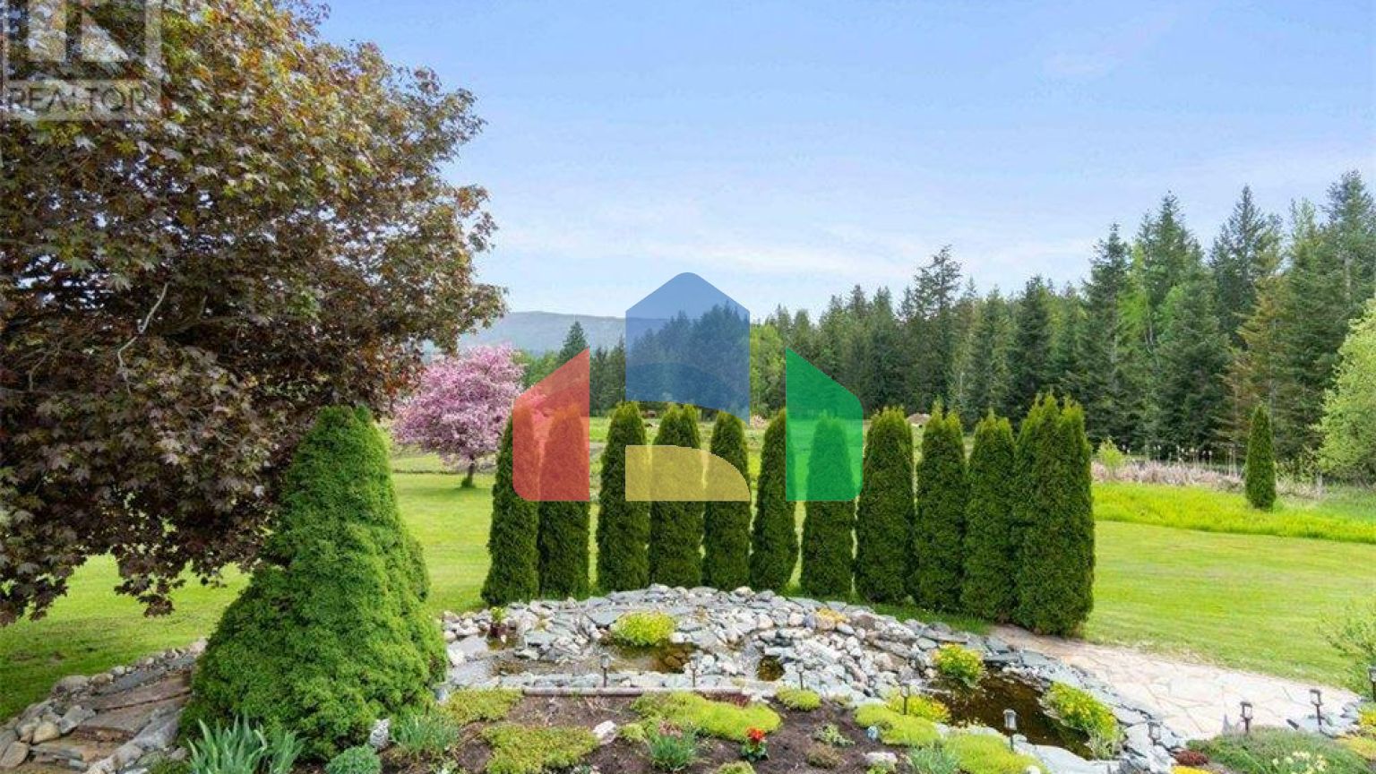 Residential - Single Family Home - Salmon Arm, Canada - Canada