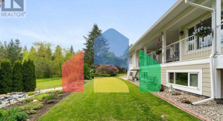 Residential - Single Family Home - Salmon Arm, Canada - Canada