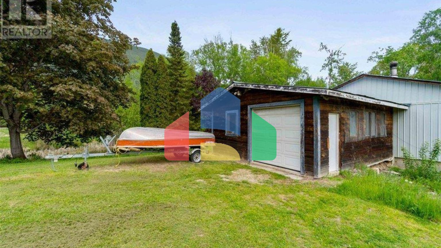 Residential - Single Family Home - Salmon Arm, Canada - Canada