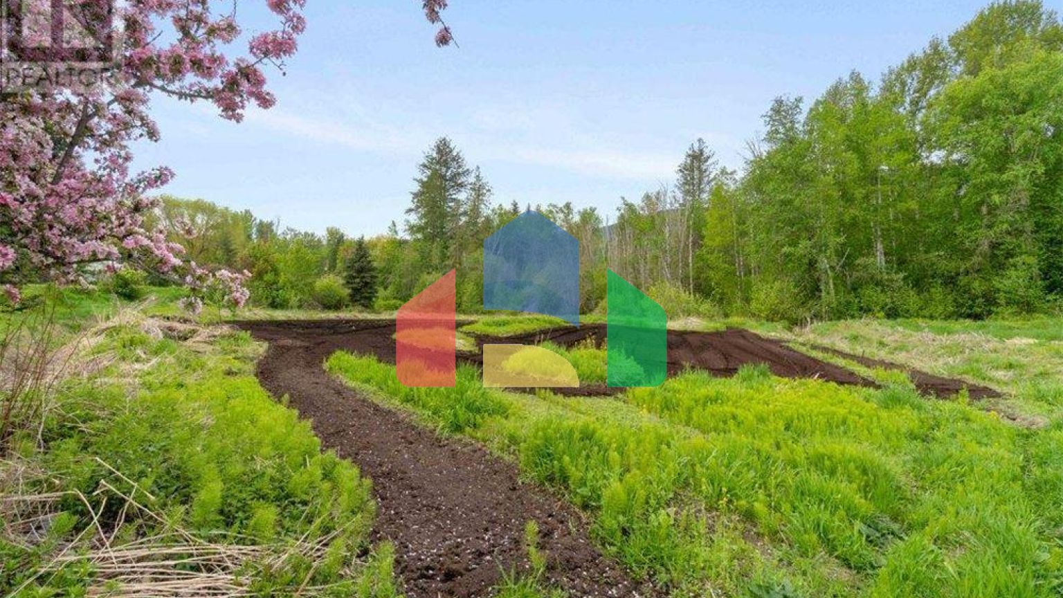 Residential - Single Family Home - Salmon Arm, Canada - Canada